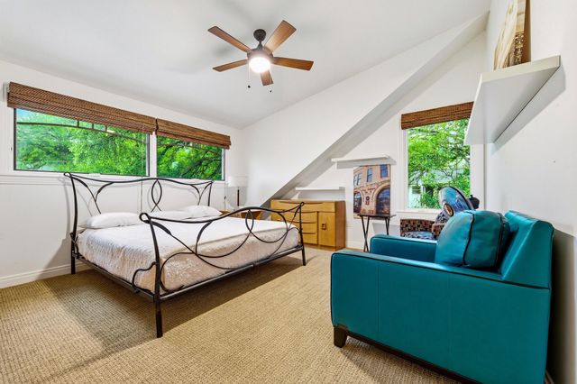 2110 De Verne ST, Austin, TX 78704