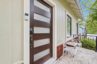 2110 De Verne ST, Austin, TX 78704