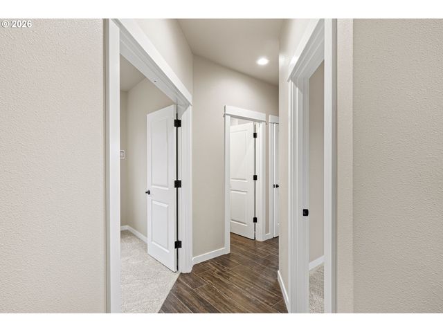 909 DURHAM Ave, Sutherlin, OR 97479