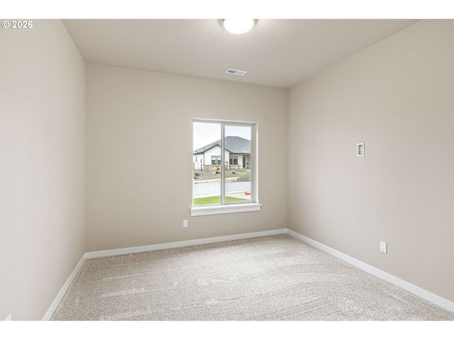 909 DURHAM Ave, Sutherlin, OR 97479