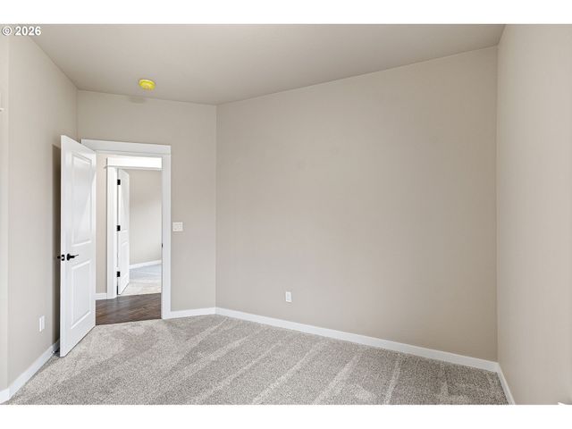 909 DURHAM Ave, Sutherlin, OR 97479