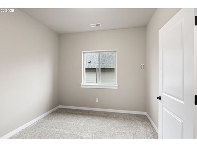 909 DURHAM Ave, Sutherlin, OR 97479