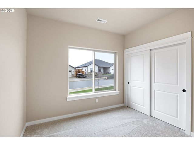 909 DURHAM Ave, Sutherlin, OR 97479