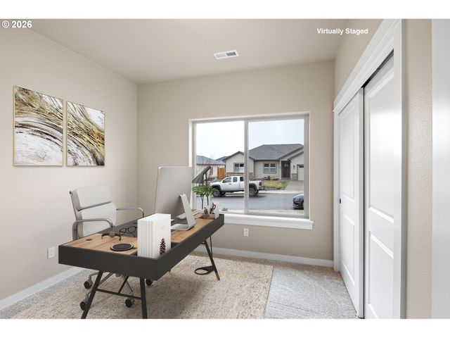 909 DURHAM Ave, Sutherlin, OR 97479