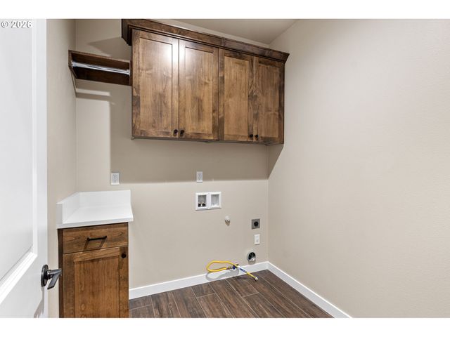 909 DURHAM Ave, Sutherlin, OR 97479