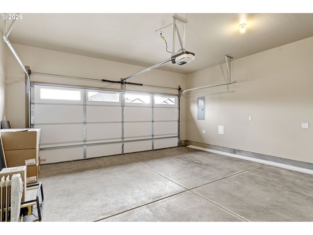 909 DURHAM Ave, Sutherlin, OR 97479