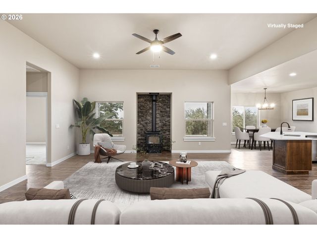 909 DURHAM Ave, Sutherlin, OR 97479