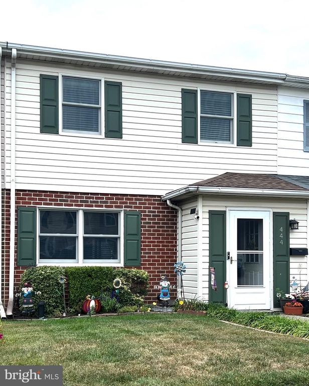 444 COLONIAL DR, East Greenville, PA 18041