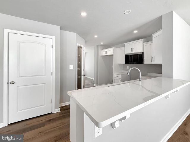 37 KRISTI LN, Biglerville, PA 17307