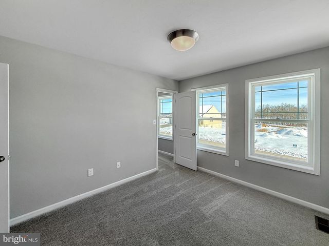 37 KRISTI LN, Biglerville, PA 17307