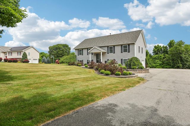 4 Lira Street, Wallkill, NY 12589