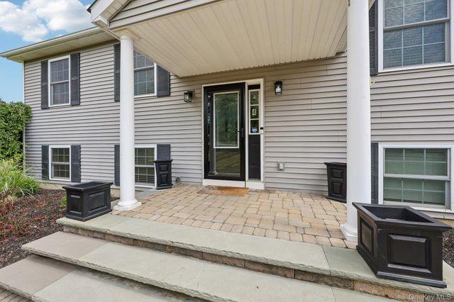 4 Lira Street, Wallkill, NY 12589