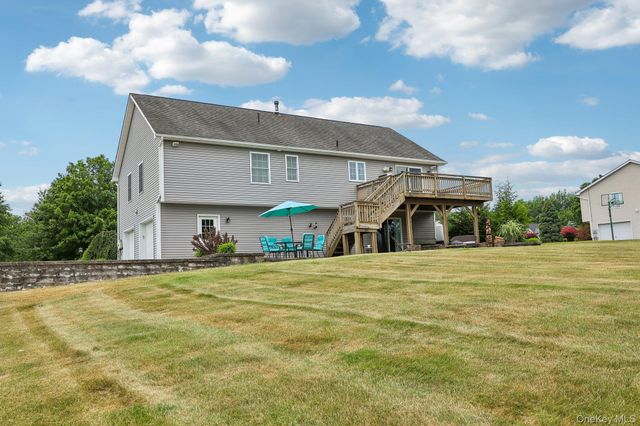 4 Lira Street, Wallkill, NY 12589