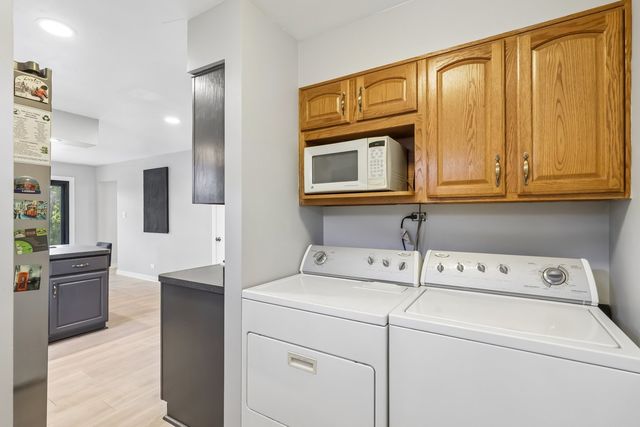 511 Walnut Lane, Elk Grove Village, IL 60007