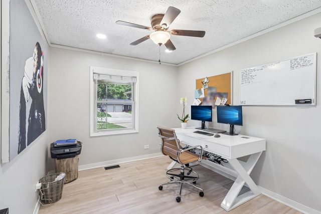 511 Walnut Lane, Elk Grove Village, IL 60007