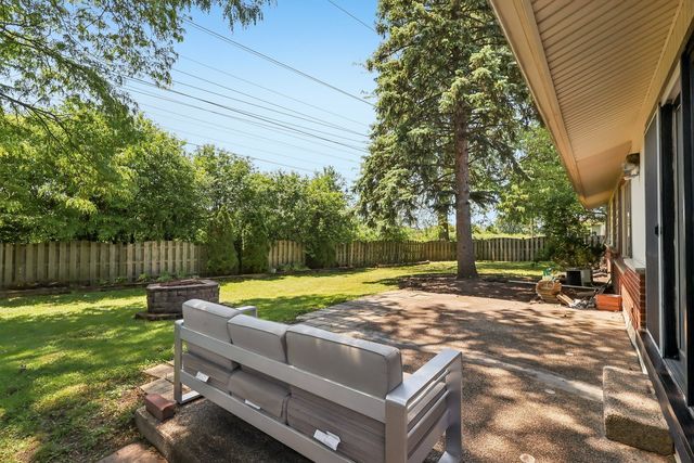 511 Walnut Lane, Elk Grove Village, IL 60007