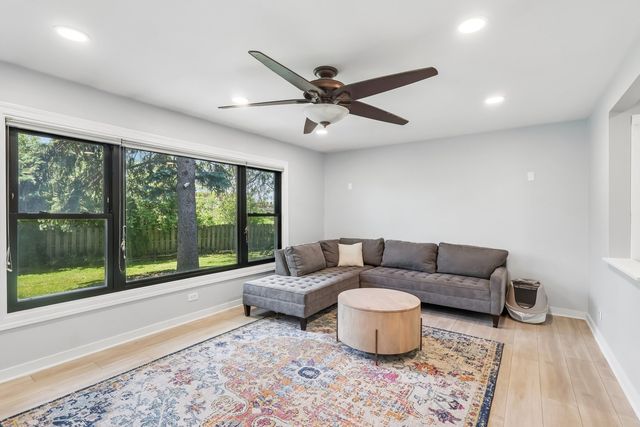511 Walnut Lane, Elk Grove Village, IL 60007