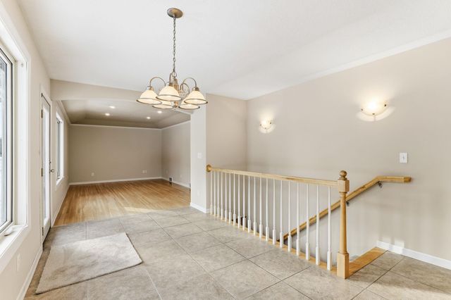 505 Quinlan Avenue N, Lakeland, MN 55043