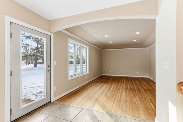 505 Quinlan Avenue N, Lakeland, MN 55043