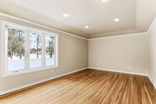 505 Quinlan Avenue N, Lakeland, MN 55043