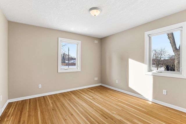 505 Quinlan Avenue N, Lakeland, MN 55043