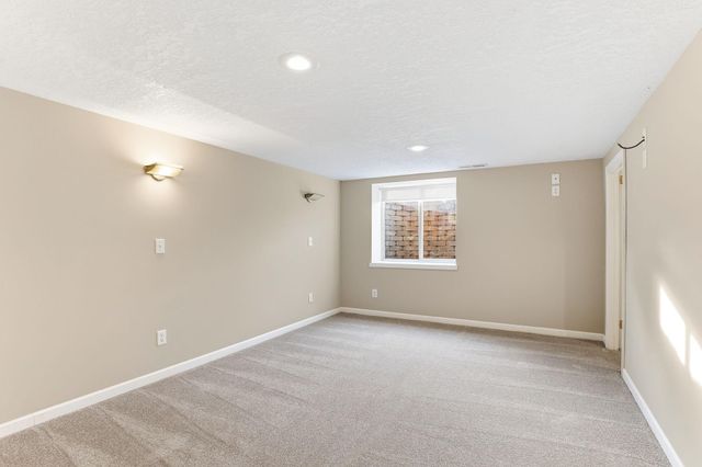 505 Quinlan Avenue N, Lakeland, MN 55043