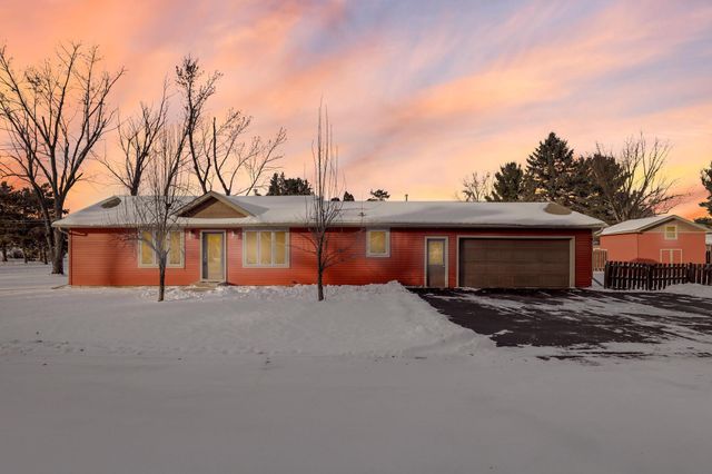 505 Quinlan Avenue N, Lakeland, MN 55043