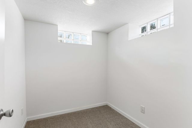 505 Quinlan Avenue N, Lakeland, MN 55043