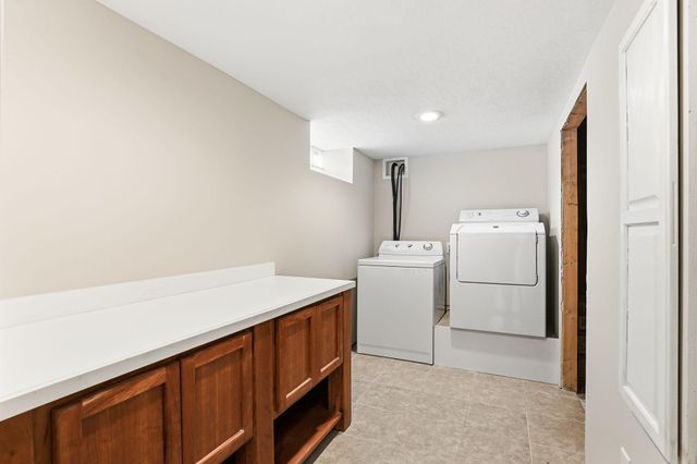 505 Quinlan Avenue N, Lakeland, MN 55043