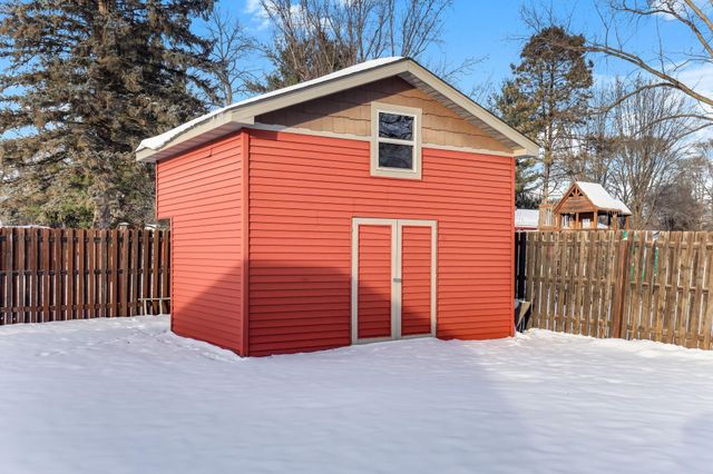 505 Quinlan Avenue N, Lakeland, MN 55043