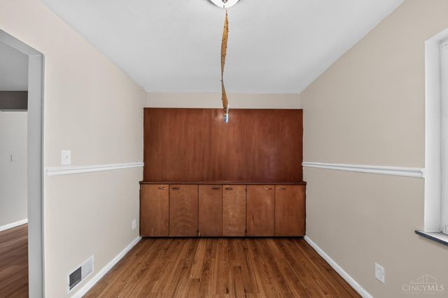 1703 Ashbrook Drive, Cincinnati, OH 45238