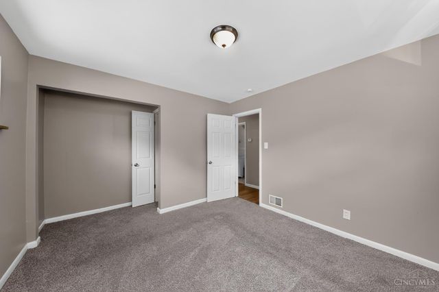 1703 Ashbrook Drive, Cincinnati, OH 45238