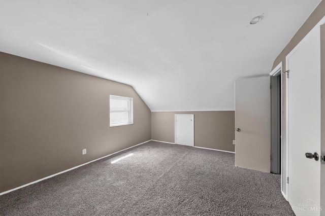 1703 Ashbrook Drive, Cincinnati, OH 45238