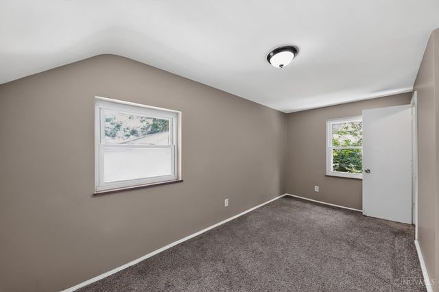 1703 Ashbrook Drive, Cincinnati, OH 45238