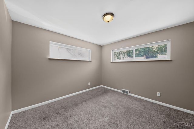 1703 Ashbrook Drive, Cincinnati, OH 45238