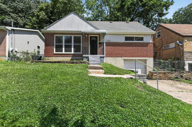 1703 Ashbrook Drive, Cincinnati, OH 45238