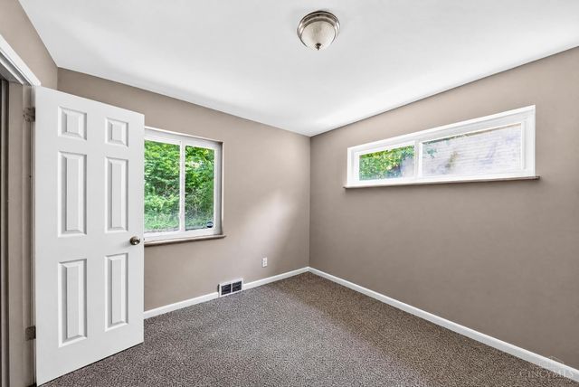 1703 Ashbrook Drive, Cincinnati, OH 45238