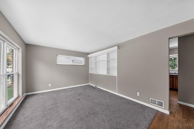 1703 Ashbrook Drive, Cincinnati, OH 45238