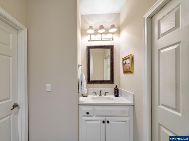 1380 Ranier Lp NW, Salem, OR 97304