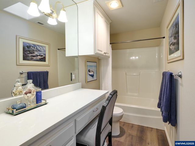 1380 Ranier Lp NW, Salem, OR 97304