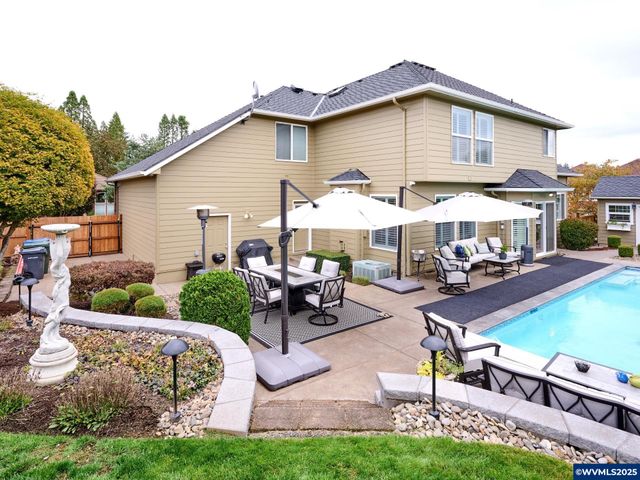 1380 Ranier Lp NW, Salem, OR 97304