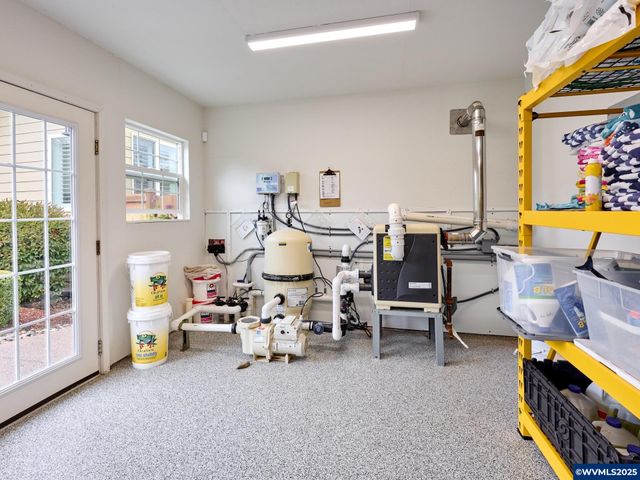 1380 Ranier Lp NW, Salem, OR 97304