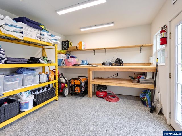 1380 Ranier Lp NW, Salem, OR 97304