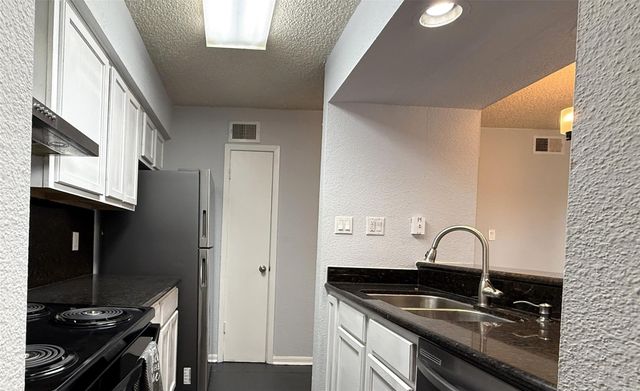 250 El Dorado Boulevard 103, Webster, TX 77598