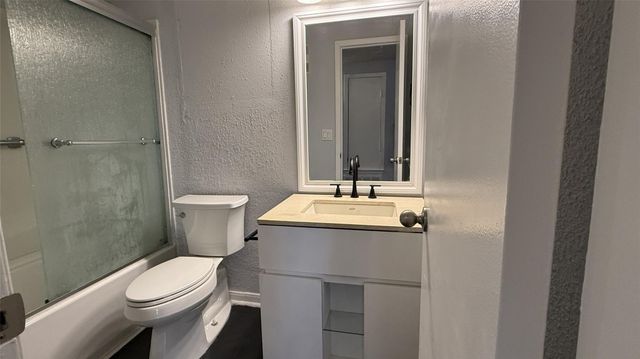 250 El Dorado Boulevard 103, Webster, TX 77598