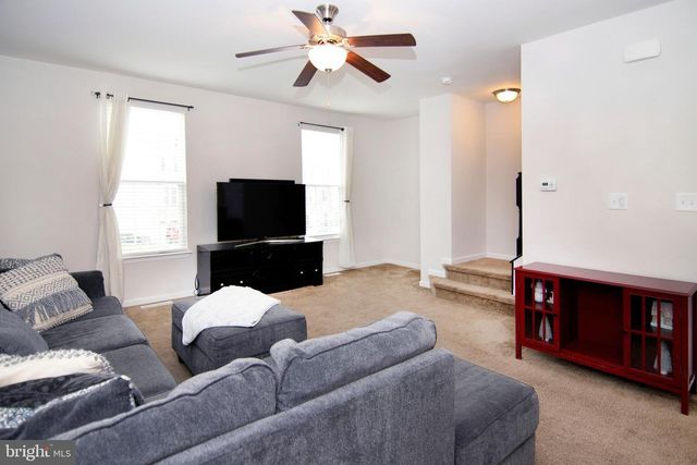 43 VILLAGE GREEN LN, Sicklerville, NJ 08081