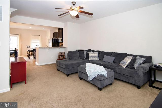 43 VILLAGE GREEN LN, Sicklerville, NJ 08081