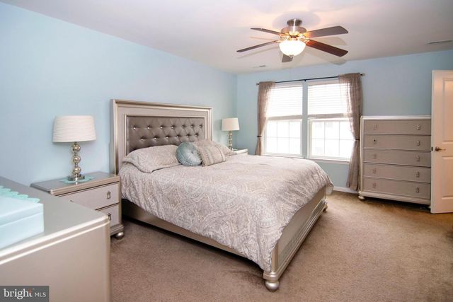 43 VILLAGE GREEN LN, Sicklerville, NJ 08081