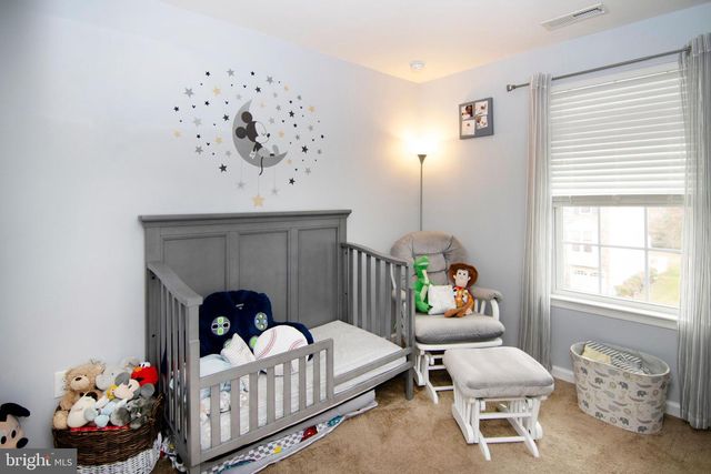 43 VILLAGE GREEN LN, Sicklerville, NJ 08081