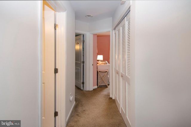 43 VILLAGE GREEN LN, Sicklerville, NJ 08081